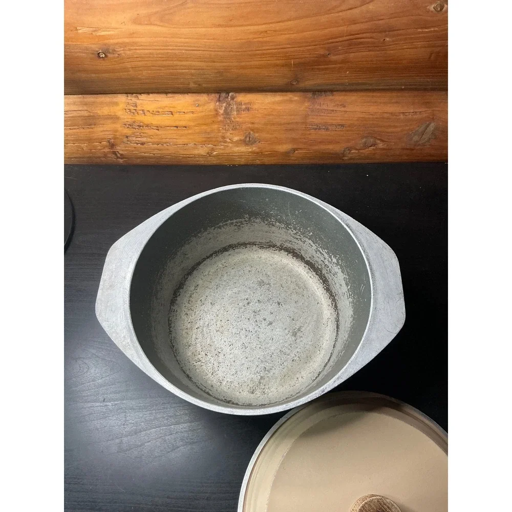 Vintage Club Classic 5 Quart Dutch Oven Cast Aluminum Harvest Gold Tan with Lid